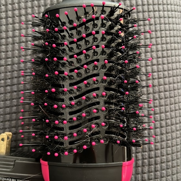 Revlon Black and Pink Hair Styling Tools - Picture 5 of 5